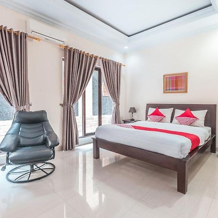 Oyo 1667 Wisma Lux Barkah Jakarta Luaran gambar