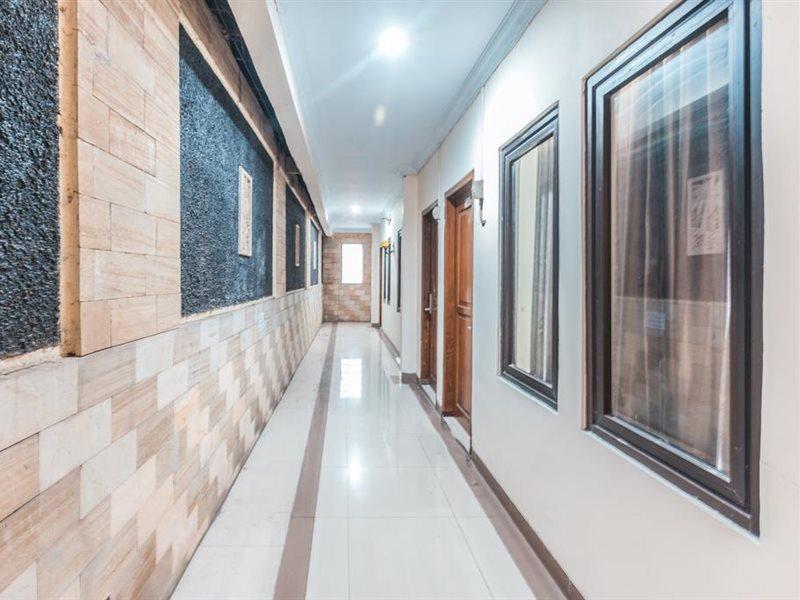 Oyo 1667 Wisma Lux Barkah Jakarta Koridor gambar