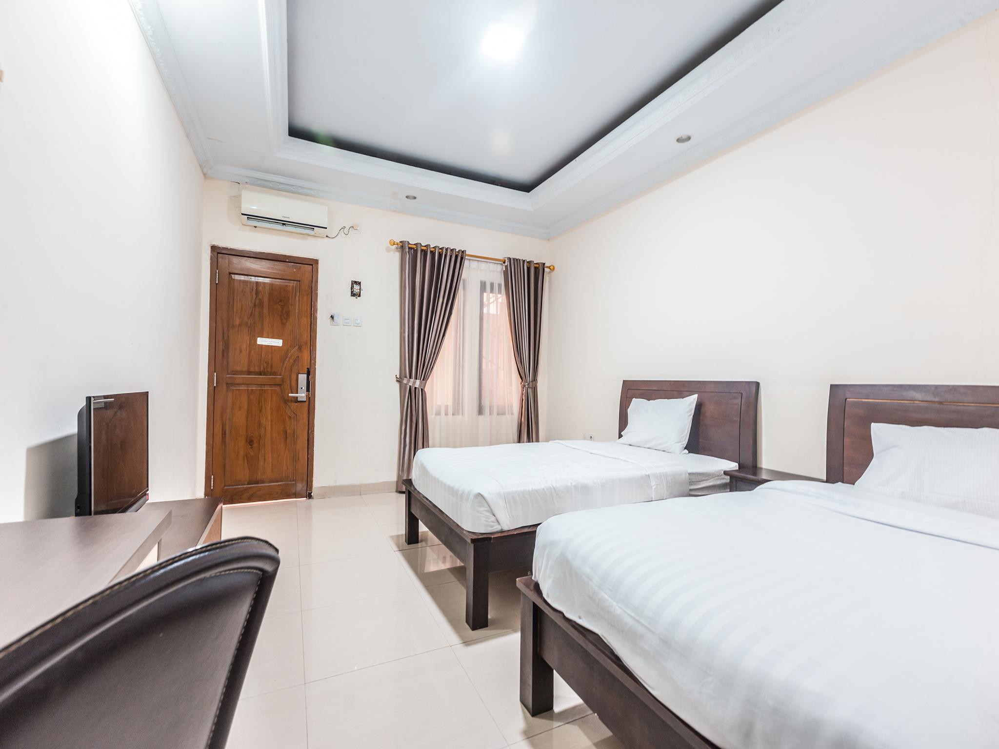 Oyo 1667 Wisma Lux Barkah Jakarta Luaran gambar