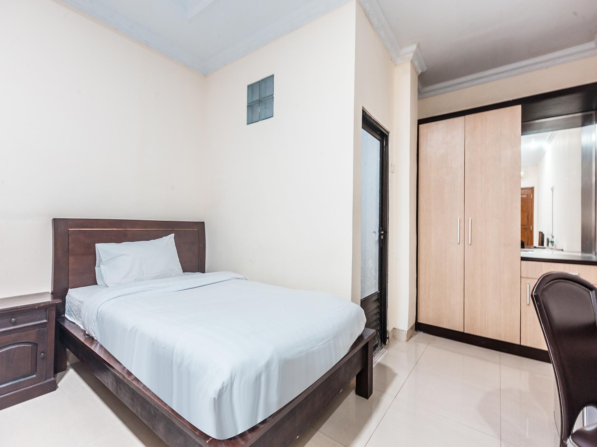 Oyo 1667 Wisma Lux Barkah Jakarta Luaran gambar
