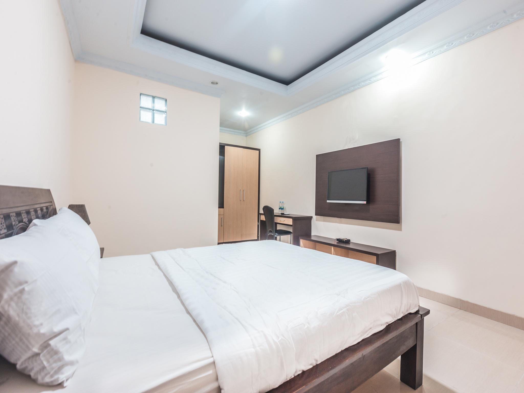 Oyo 1667 Wisma Lux Barkah Jakarta Luaran gambar