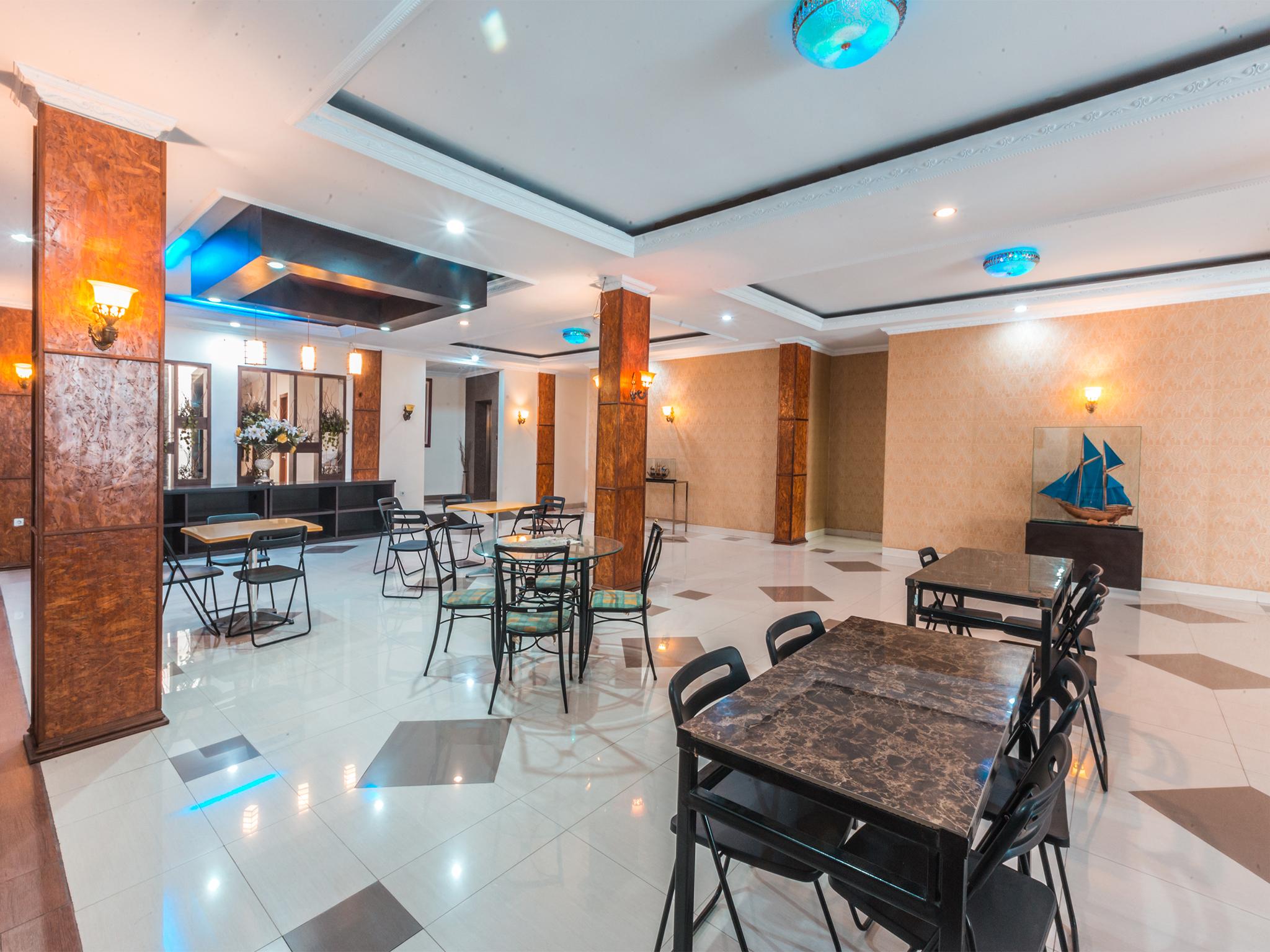 Oyo 1667 Wisma Lux Barkah Jakarta Luaran gambar
