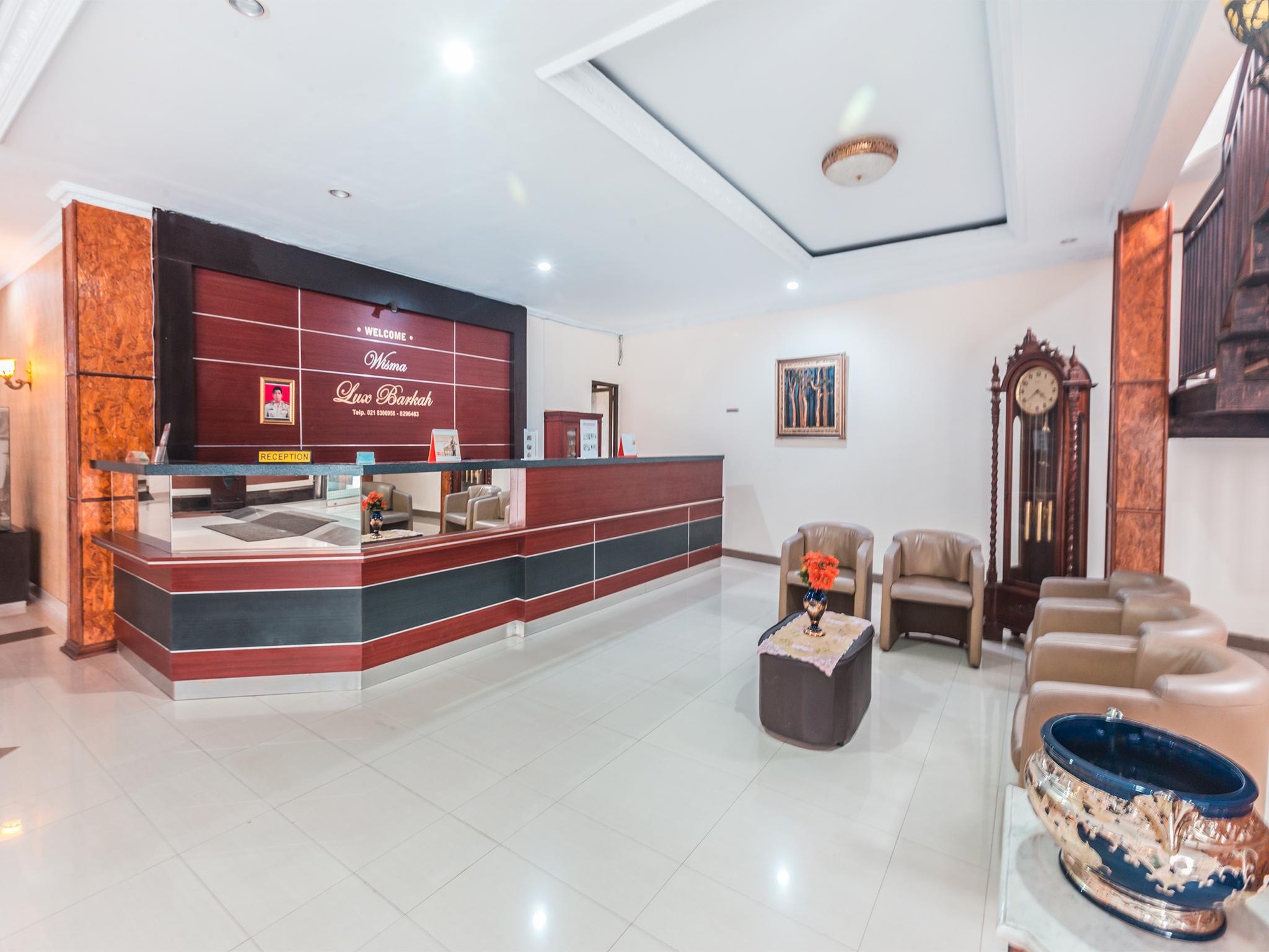 Oyo 1667 Wisma Lux Barkah Jakarta Luaran gambar