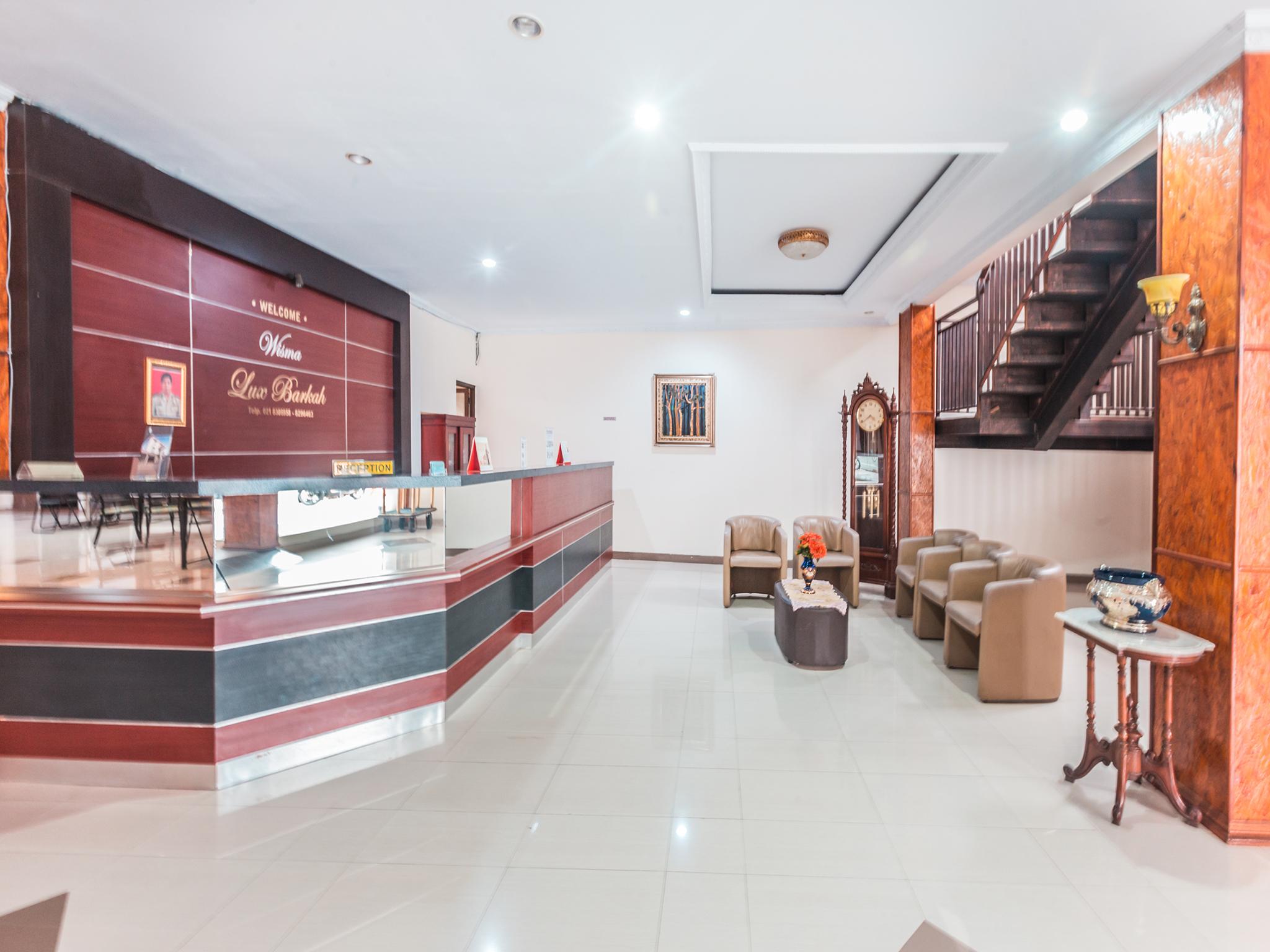 Oyo 1667 Wisma Lux Barkah Jakarta Luaran gambar