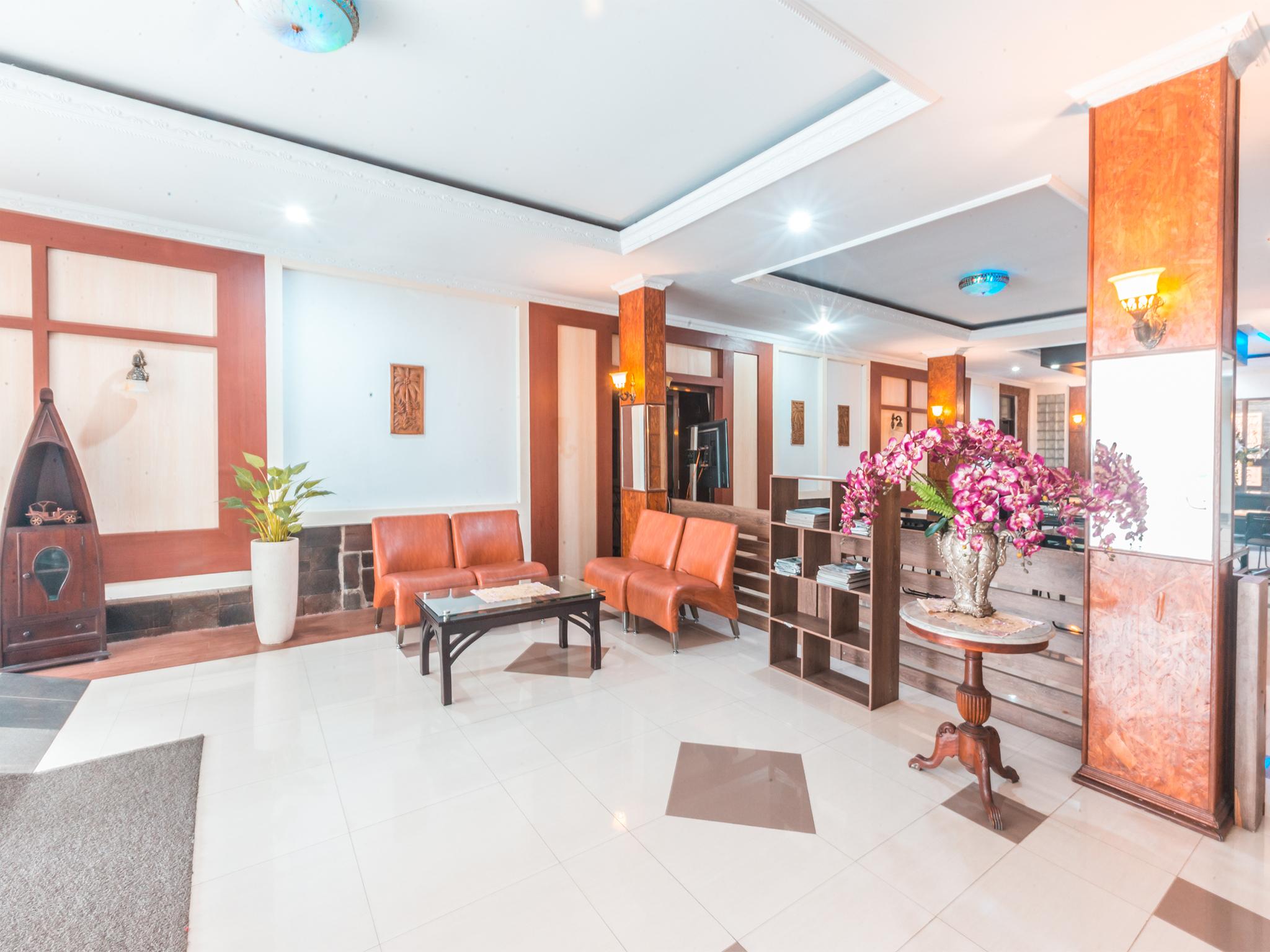 Oyo 1667 Wisma Lux Barkah Jakarta Luaran gambar