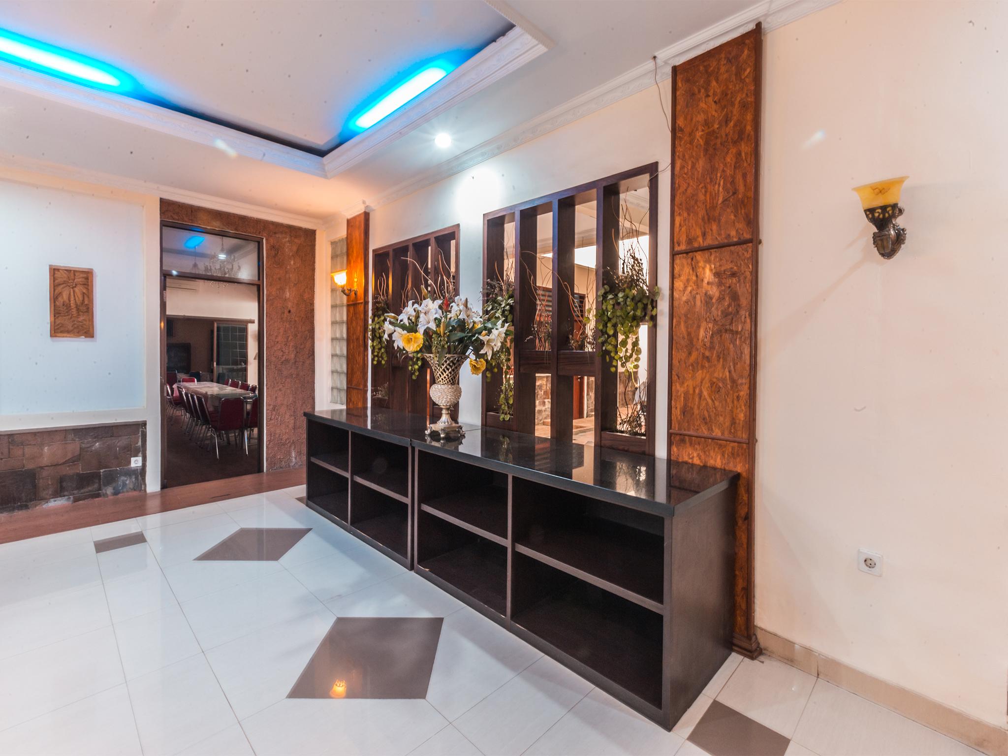 Oyo 1667 Wisma Lux Barkah Jakarta Luaran gambar