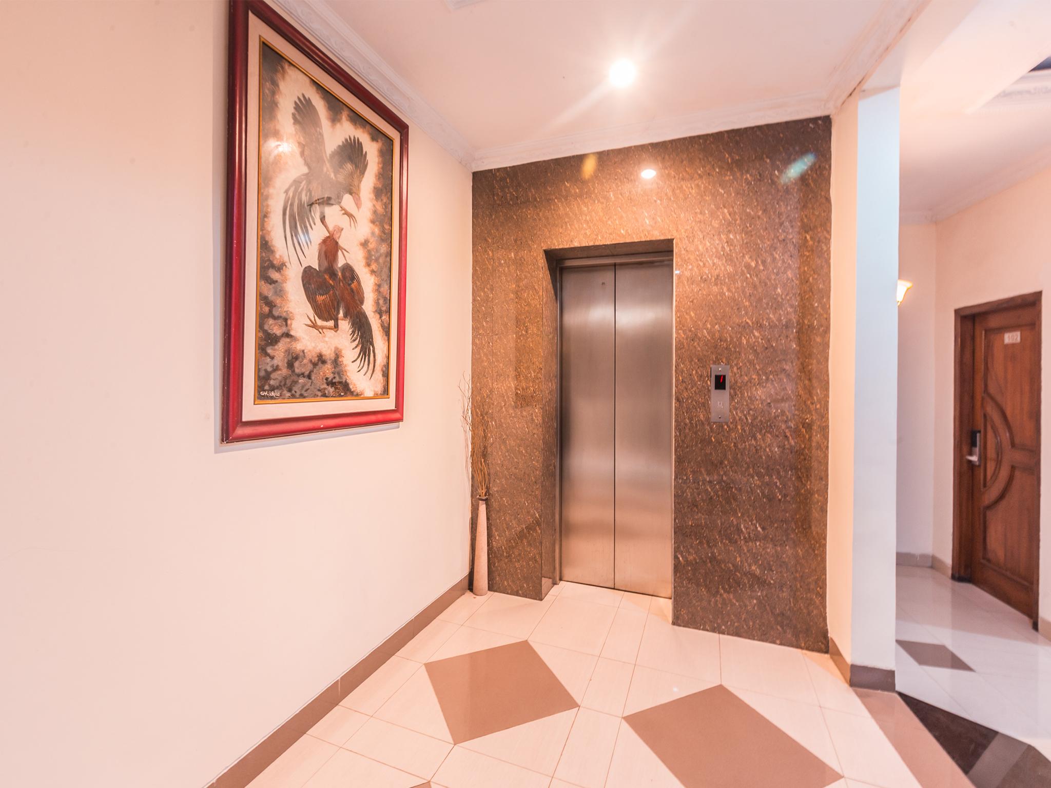 Oyo 1667 Wisma Lux Barkah Jakarta Luaran gambar