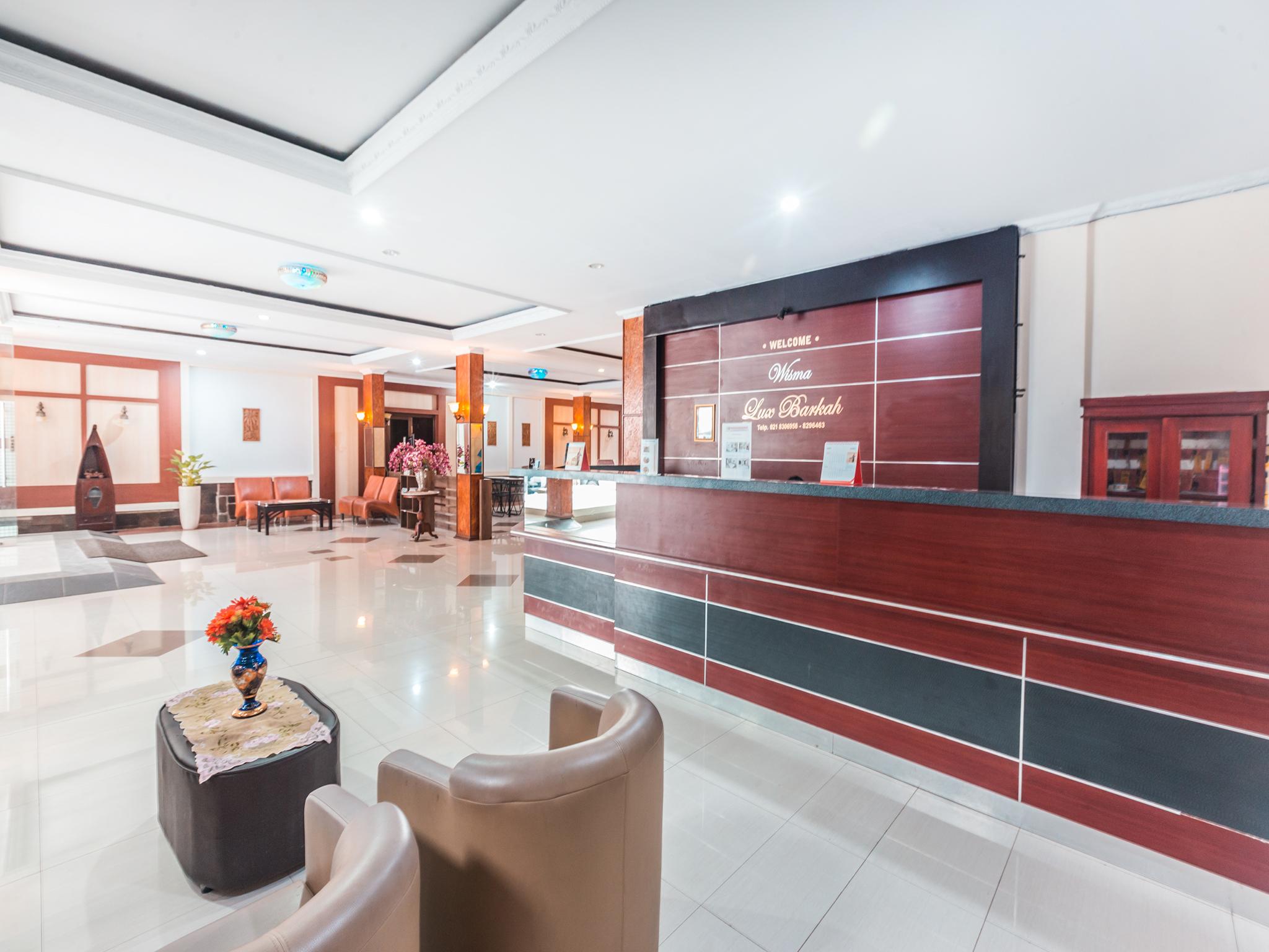 Oyo 1667 Wisma Lux Barkah Jakarta Luaran gambar