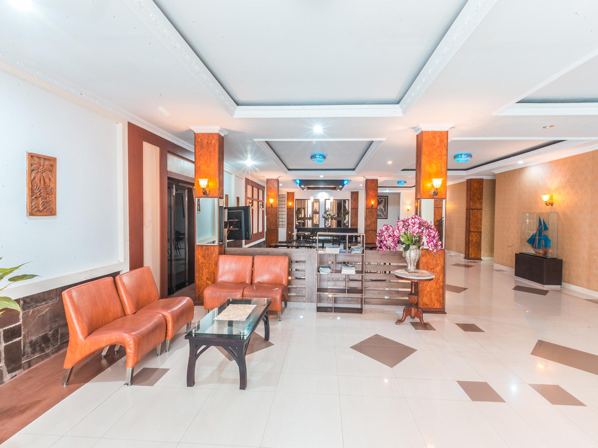 Oyo 1667 Wisma Lux Barkah Jakarta Luaran gambar