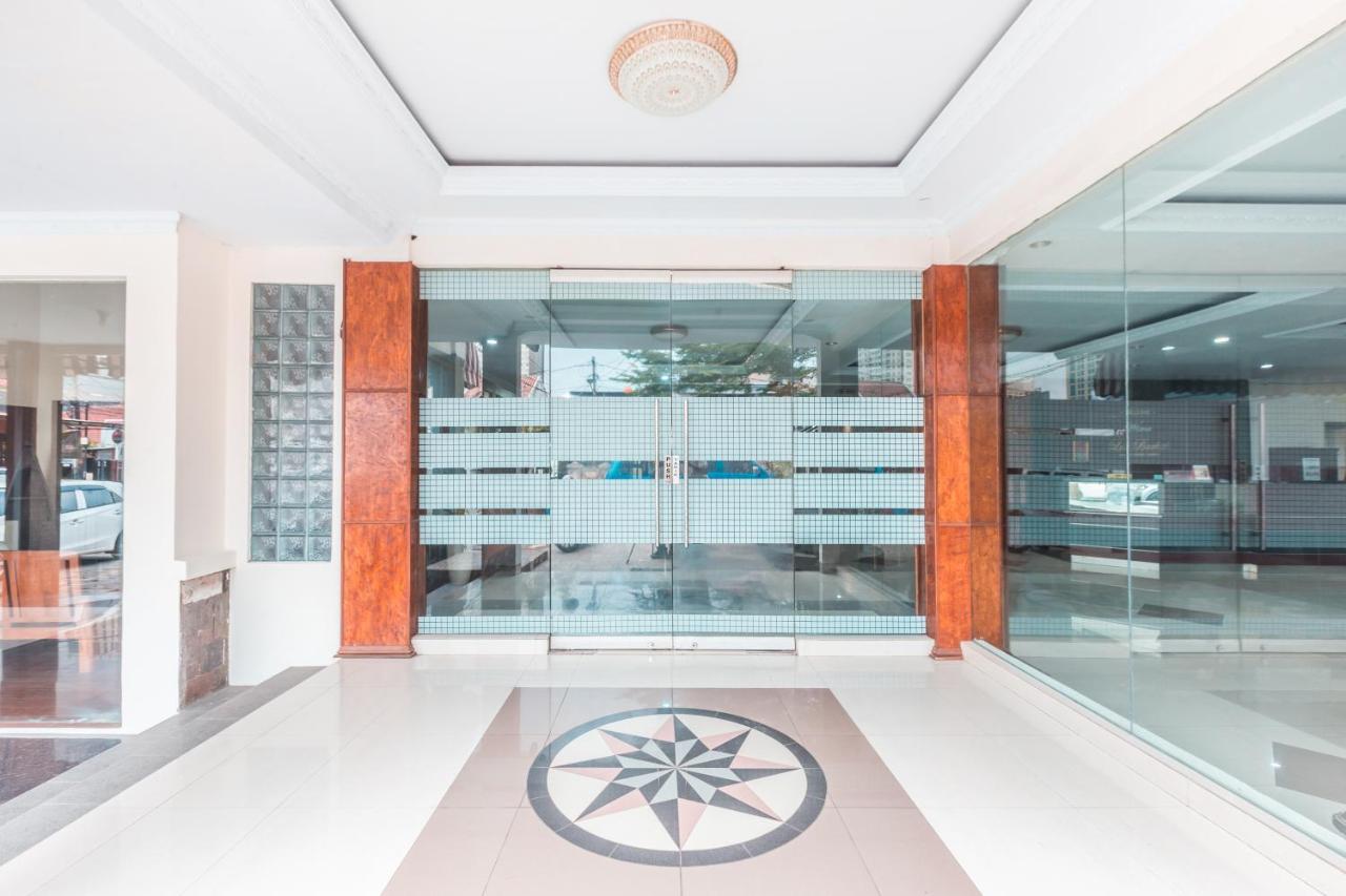 Oyo 1667 Wisma Lux Barkah Jakarta Luaran gambar