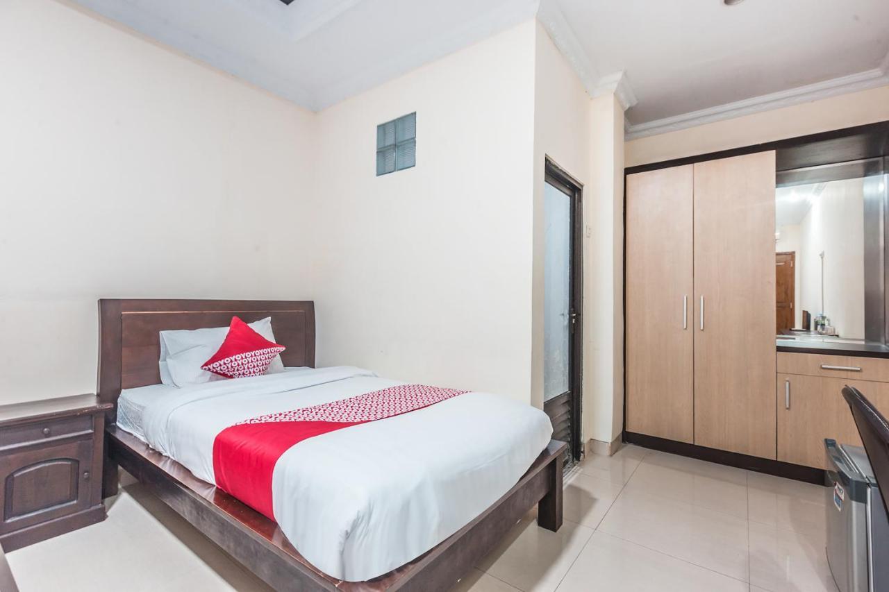 Oyo 1667 Wisma Lux Barkah Jakarta Bilik gambar