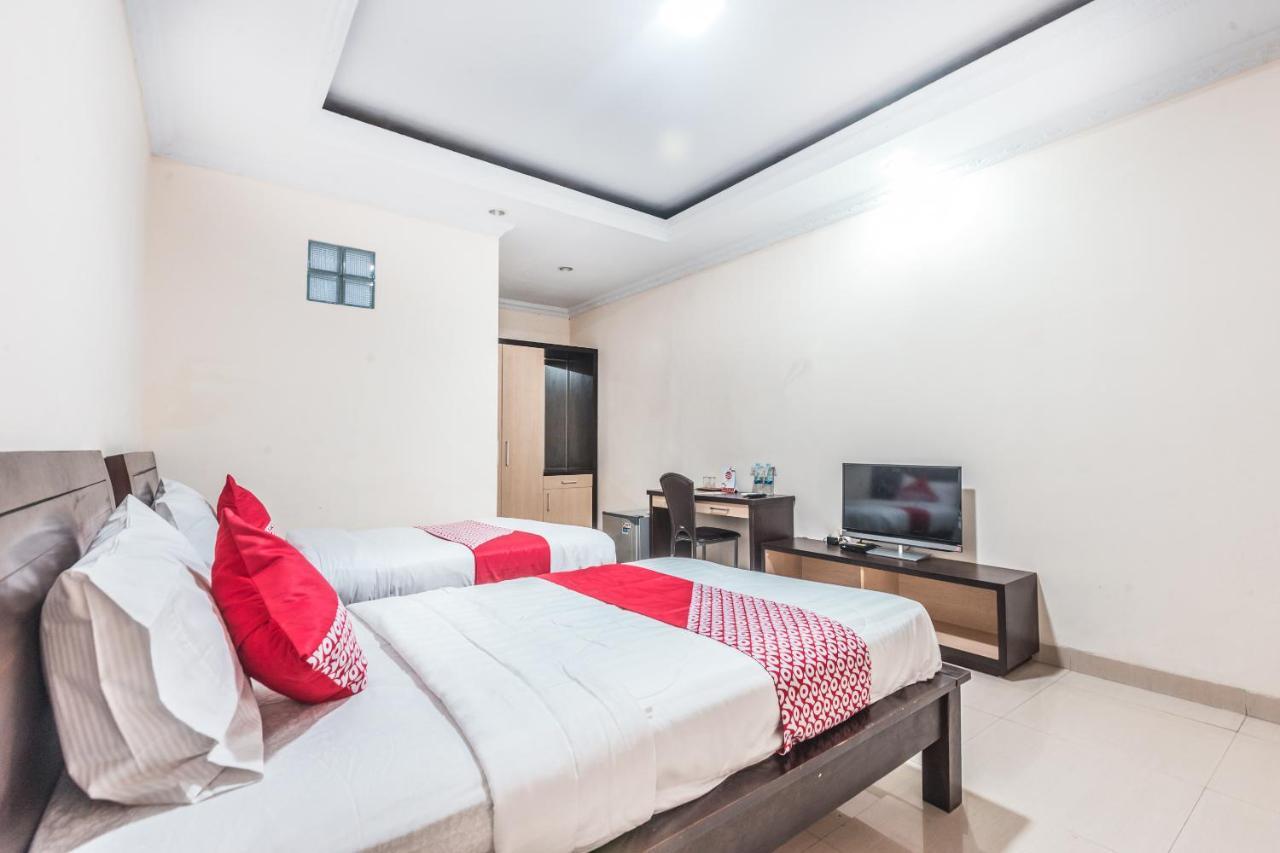 Oyo 1667 Wisma Lux Barkah Jakarta Luaran gambar