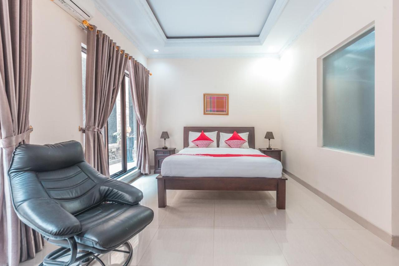 Oyo 1667 Wisma Lux Barkah Jakarta Luaran gambar