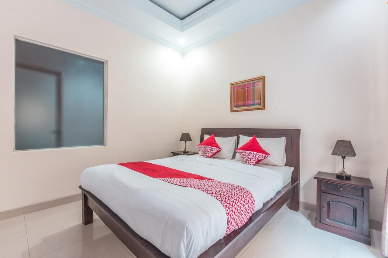 Oyo 1667 Wisma Lux Barkah Jakarta Luaran gambar